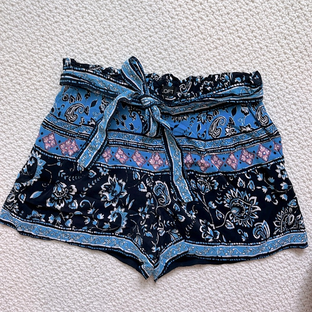 Loft pleated shorts with tie